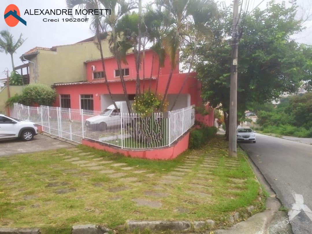 Casa à venda e aluguel com 5 quartos, 284m² - Foto 1