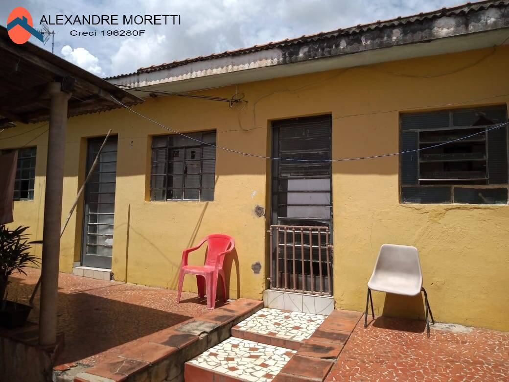 Casa à venda com 2 quartos, 100m² - Foto 1