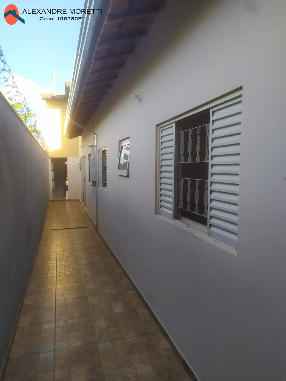 Casa para alugar com 2 quartos, 200m² - Foto 4