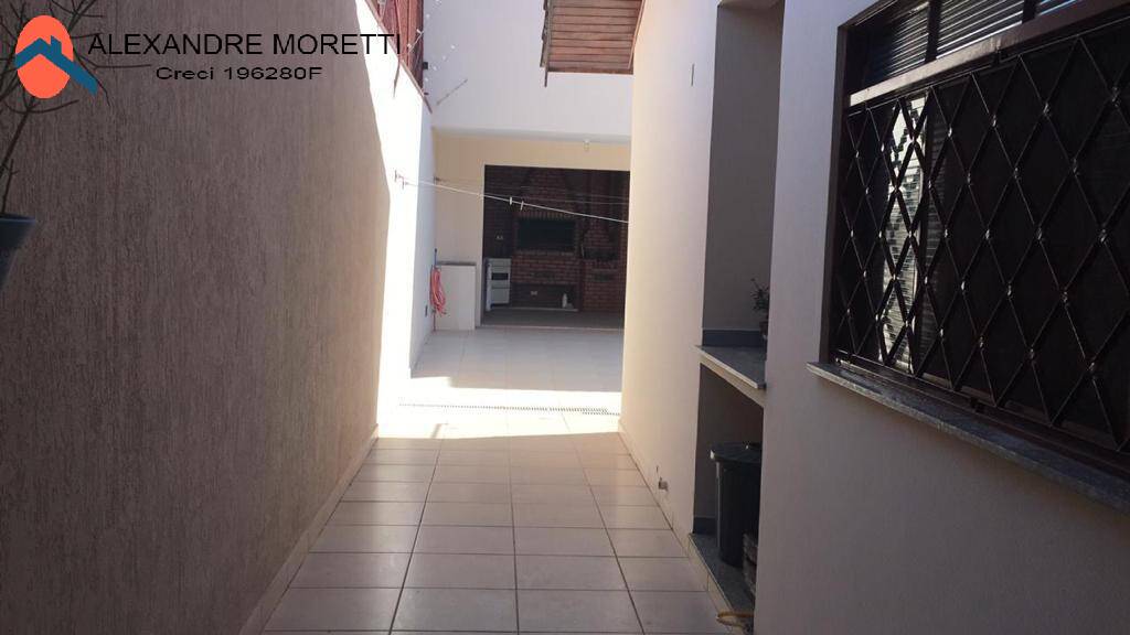 Casa à venda com 3 quartos, 336m² - Foto 10