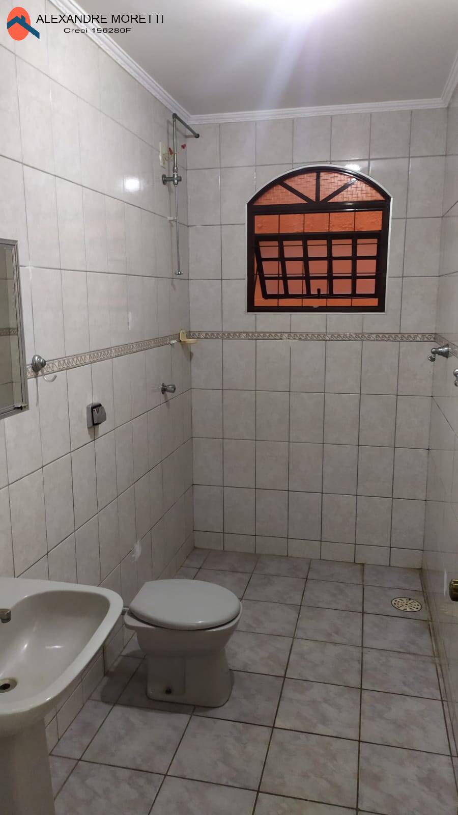 Casa para alugar com 4 quartos, 150m² - Foto 13