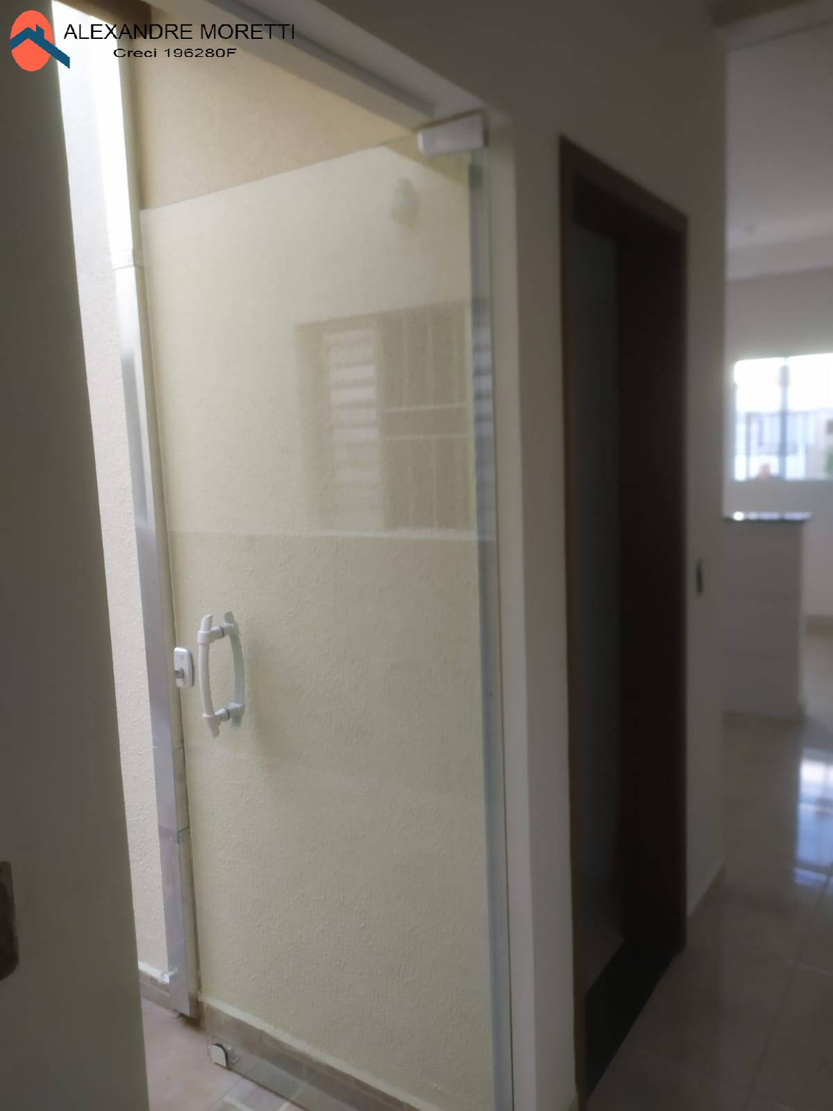 Casa à venda com 2 quartos, 50m² - Foto 2