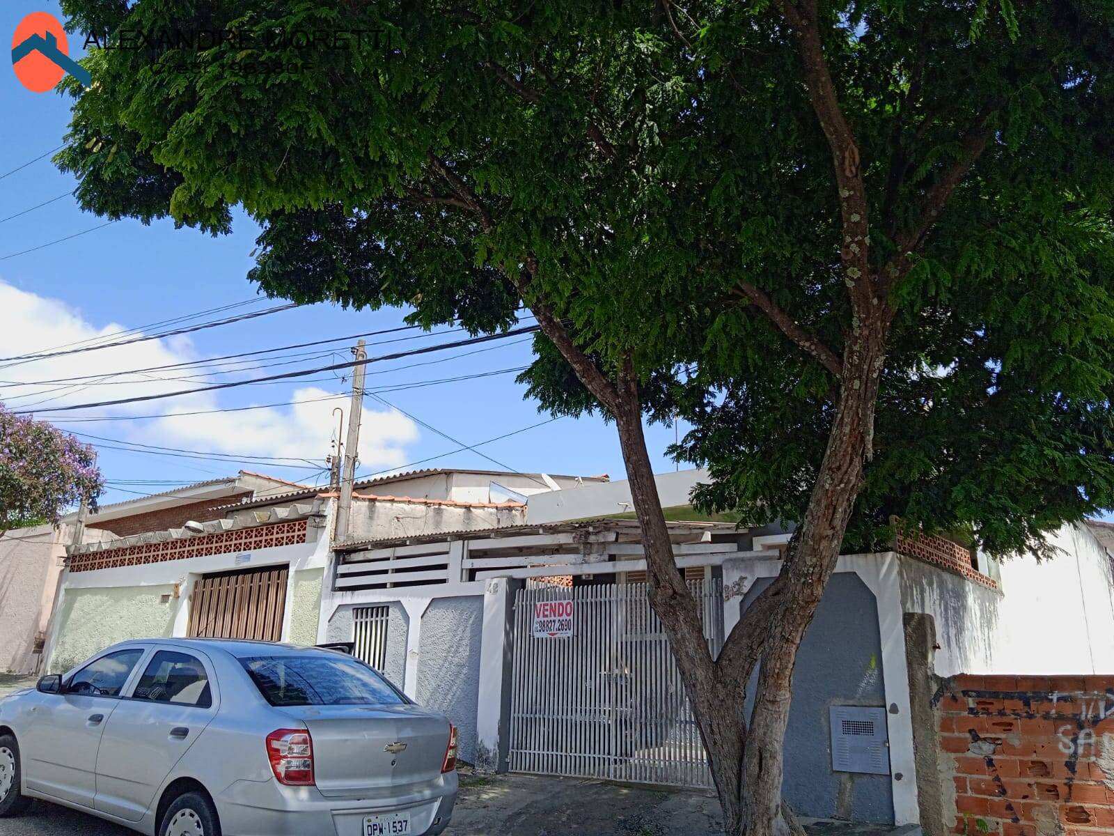 Casa à venda com 3 quartos, 200m² - Foto 1