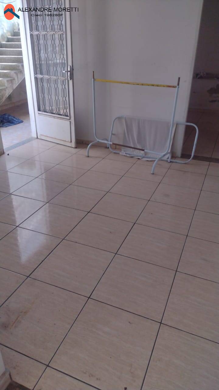 Casa para alugar com 2 quartos, 100m² - Foto 11