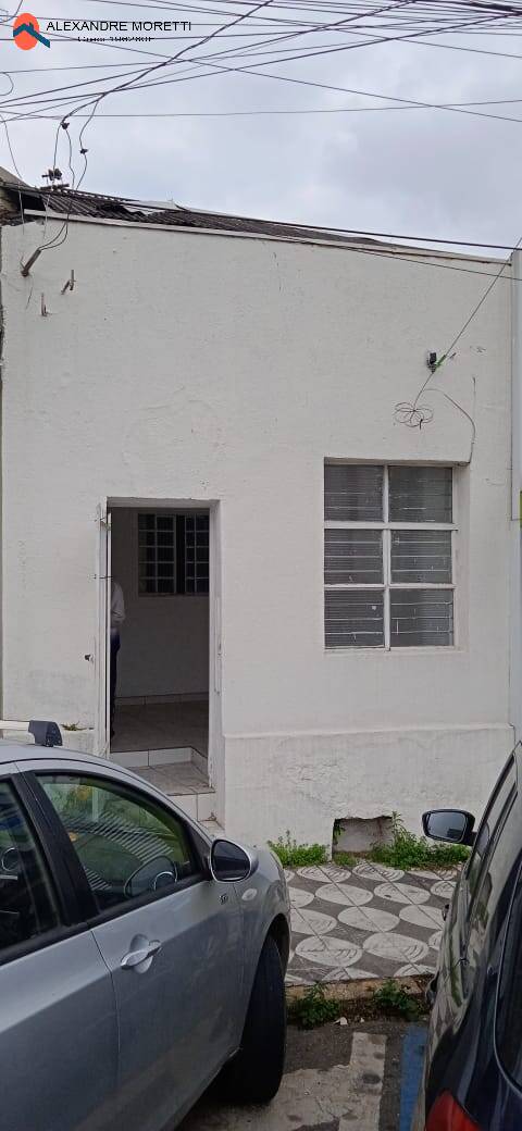 Casa para alugar com 2 quartos, 150m² - Foto 1