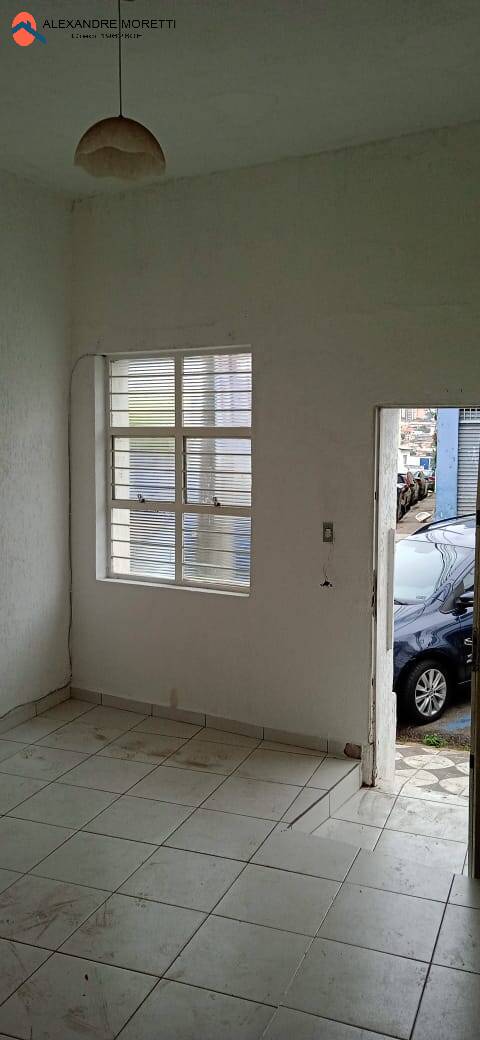 Casa para alugar com 2 quartos, 150m² - Foto 2