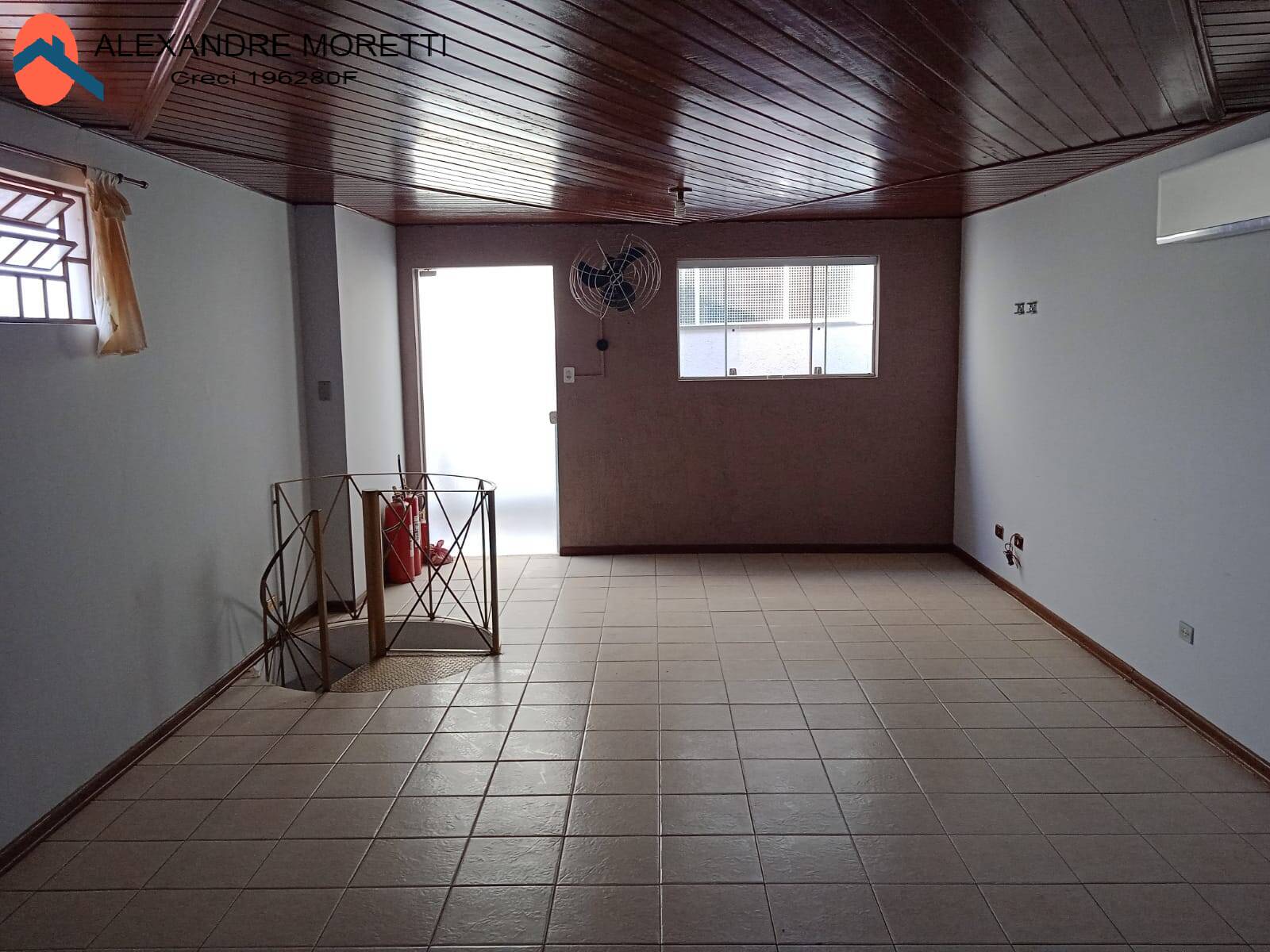 Casa à venda com 4 quartos, 200m² - Foto 23