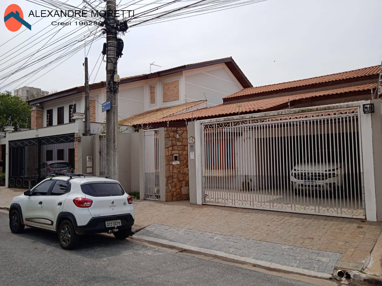 Casa à venda com 4 quartos, 200m² - Foto 1