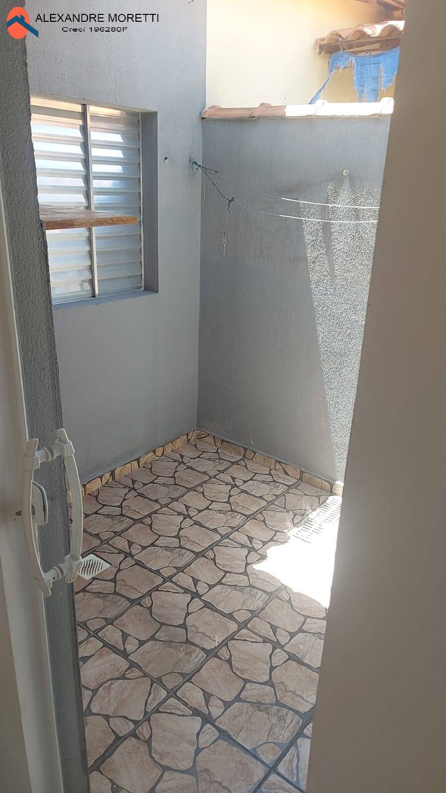 Casa para alugar com 2 quartos, 70m² - Foto 5