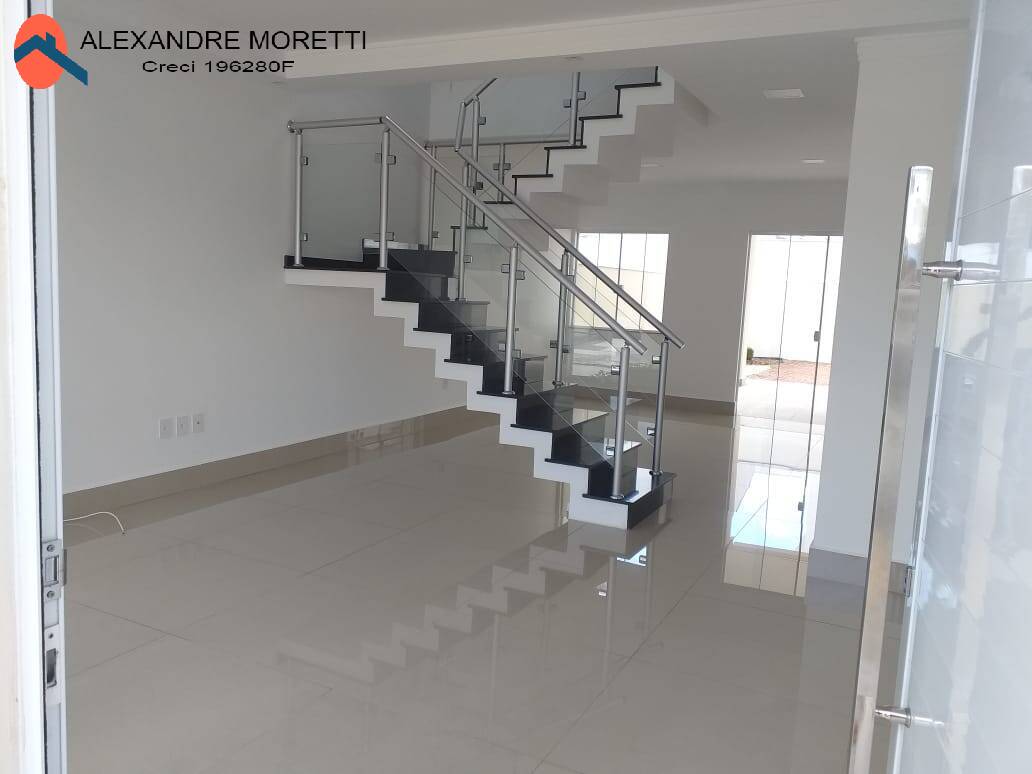 Casa à venda com 3 quartos, 242m² - Foto 3