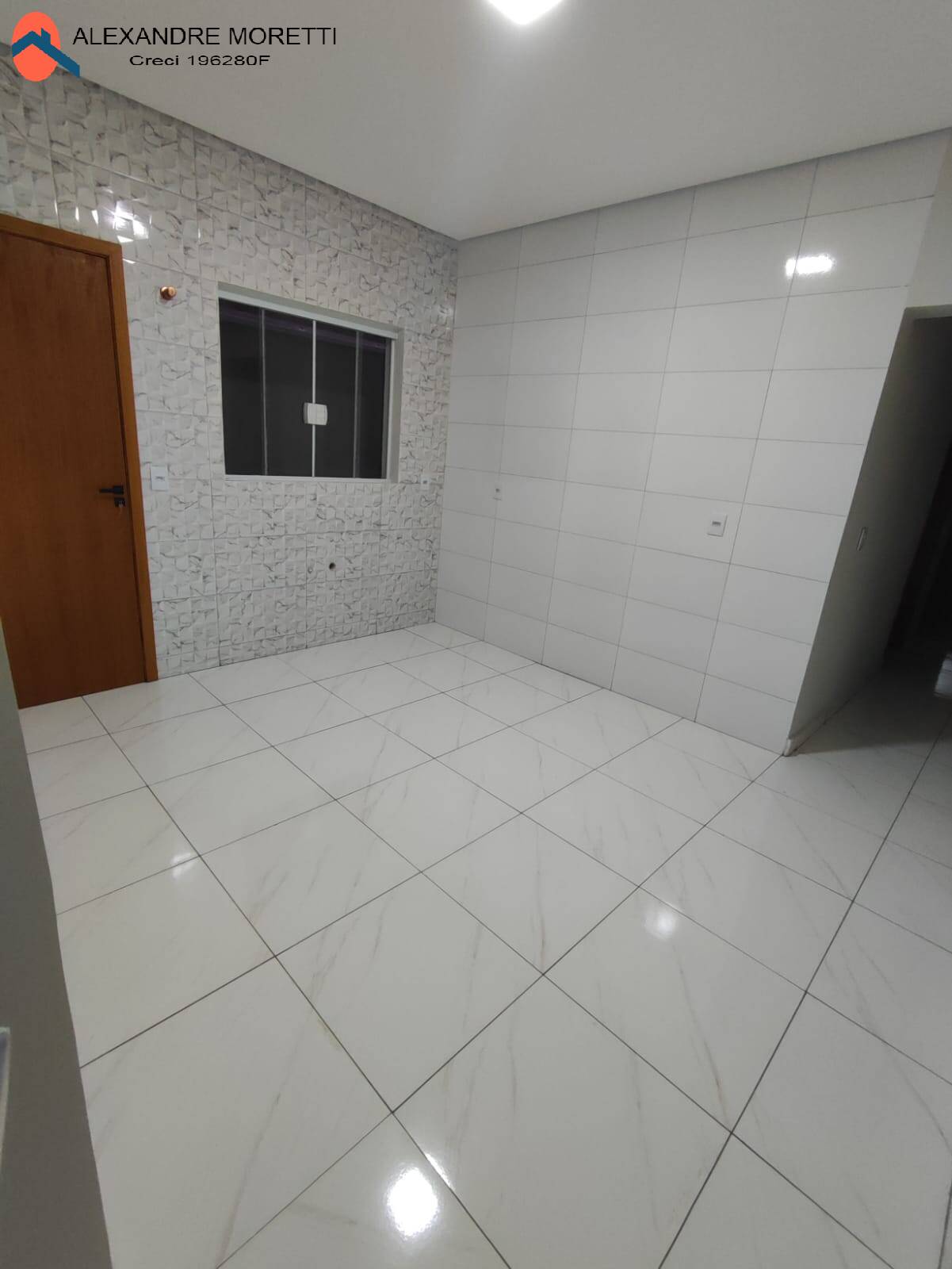 Casa à venda com 2 quartos, 75m² - Foto 4