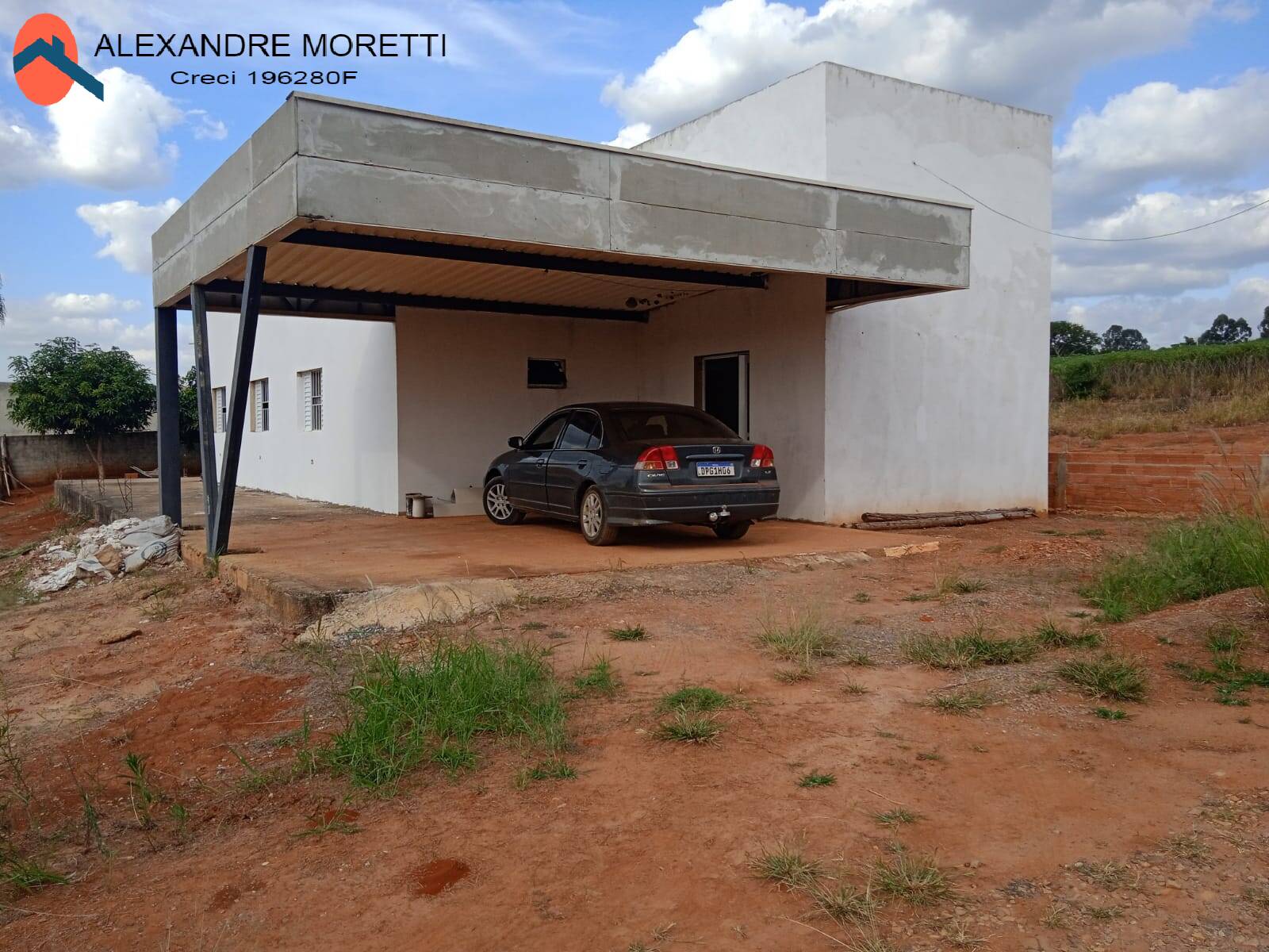 Casa à venda com 3 quartos, 100m² - Foto 1