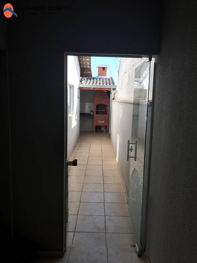 Casa à venda e aluguel com 3 quartos, 100m² - Foto 2