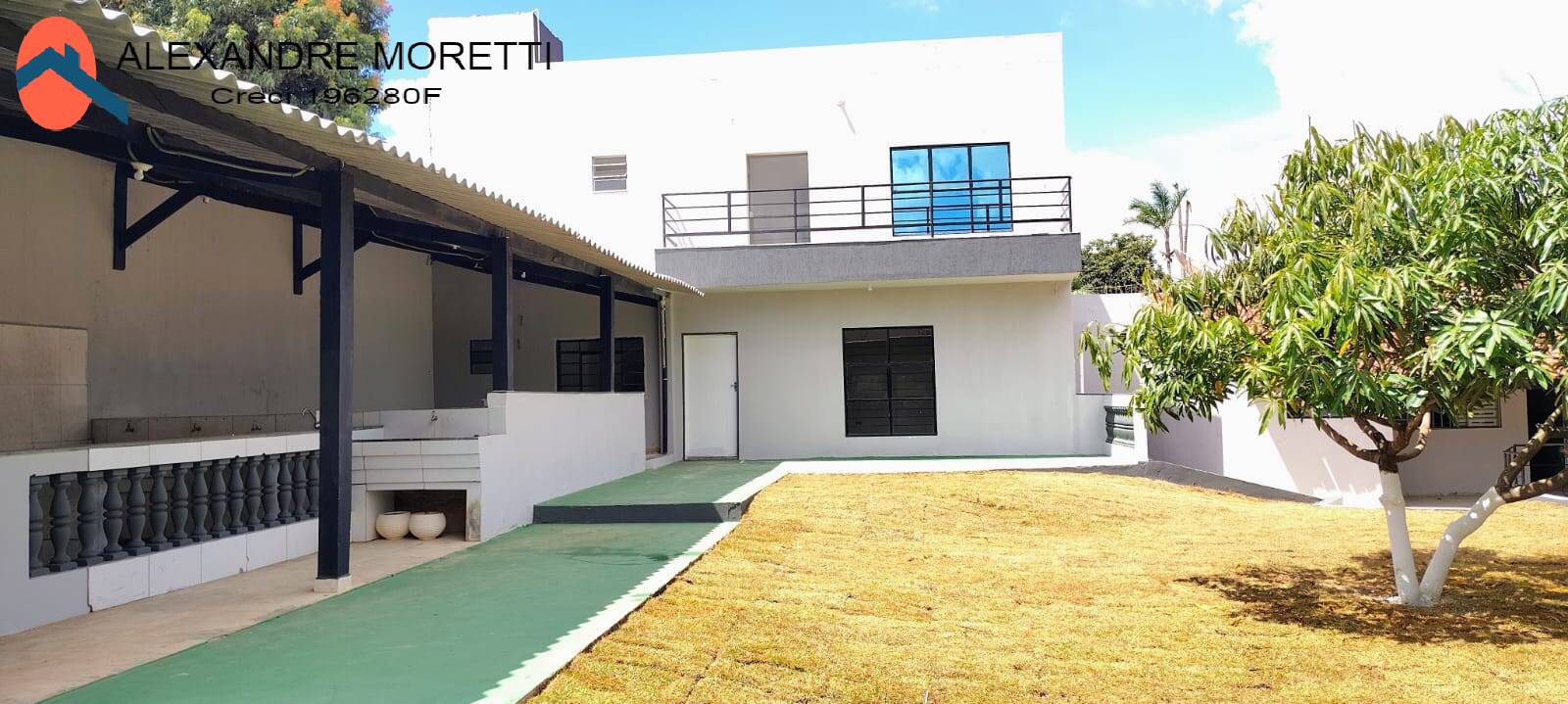 Casa à venda com 4 quartos, 1000m² - Foto 2